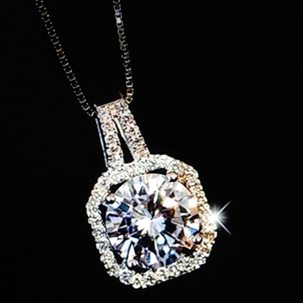PENDANT โ CHAIN STATEMENT CHOKER DIAMOND NECKLACE - Picture 3 of 4